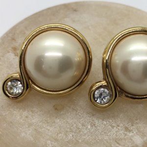 LIZ CLAIBORNE Gold Earrings w/pearl & rhinestone